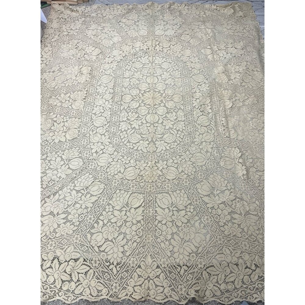 Vintage lace Quaker tablecloth size 72x90 cottagecore